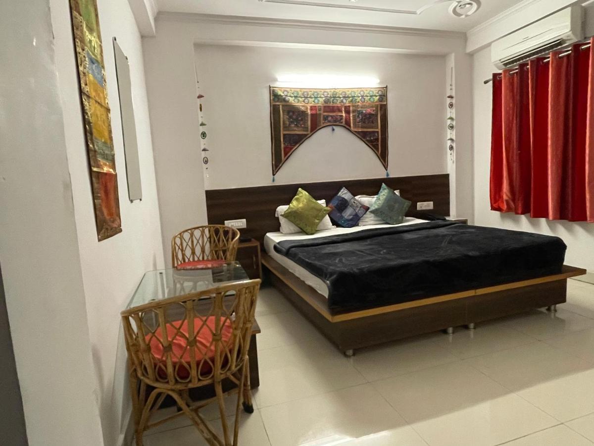 Orchid Hostel And Hotel Tapovan Extérieur photo